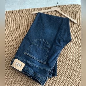 IZOD Men’s Dark Blue Jeans - worn once, excellent condition 40x30 relaxed fit
